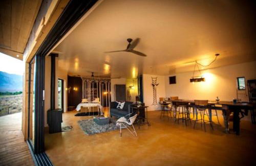 Stunning Lone Pine Accommodation for Romantic Getaways in California - Foto 3