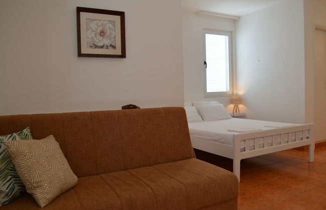 Casablanca Apartments - Photo 16