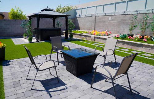 Enchanting Garden with Luxe Jacuzzi Spacious Yard - Foto 2