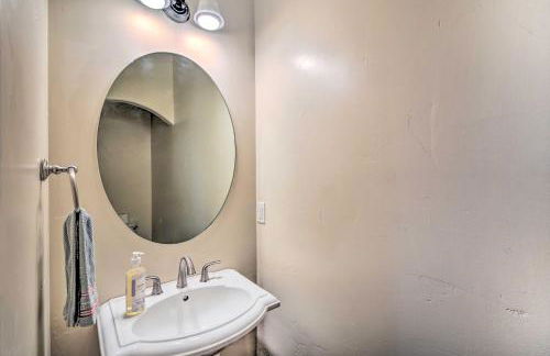 Charming Medford Getaway about 4 Miles to Downtown! - Foto 13