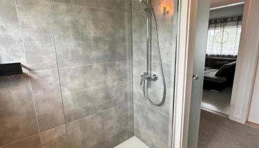 Großzügige Wohnung mit 3 Schlafzimmern & Balkon - Foto 5, Shower