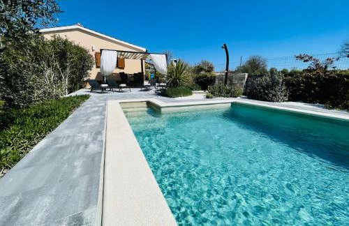 Holiday House Tesser with Pool - Foto 27