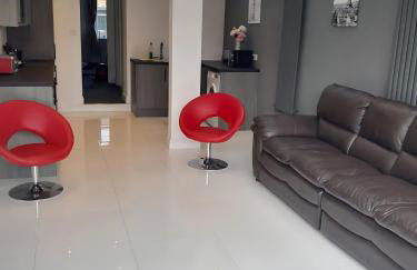 Contemporary and Spacious Home - Foto 9