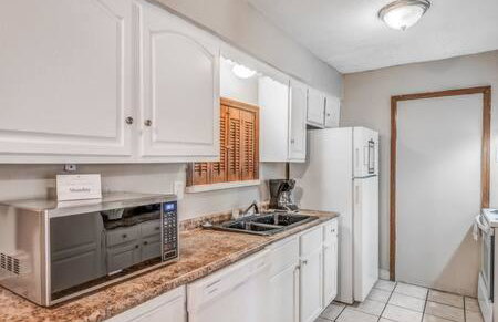 Minutes from the Airport - Wonderful Warrington - Photo 53