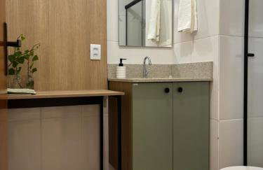 Studio completo no centro com garagem coberta e vista - Foto 29