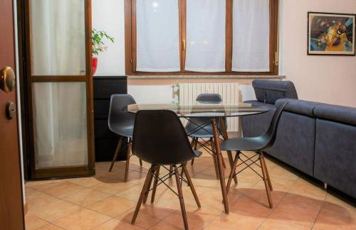 Casa Spezia - Metro Vicina, Wi-Fi Rapido & Netflix - Foto 1