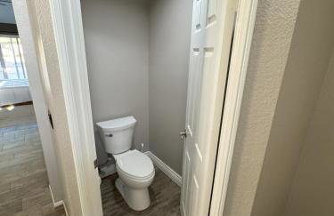 Riverside Views & Pool Retreat - Foto 37