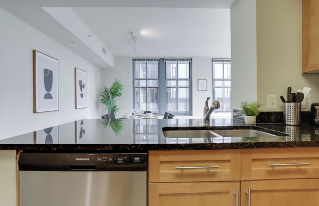 Walkable Alexandria Apts - Photo 58