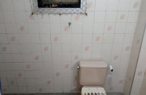 Apto frente ao mar, ar cond. frio e Wi-Fi - Foto 24