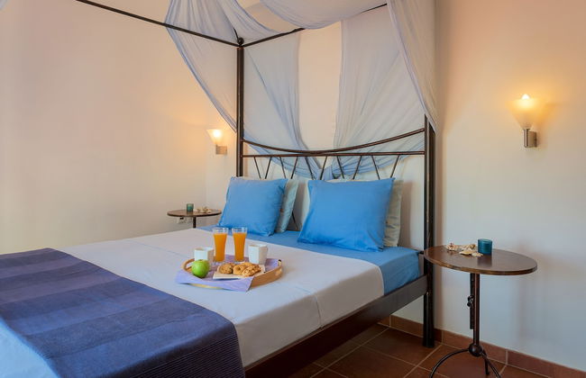 Cristelia Luxury Sea Front & Pool Villa - Foto 3