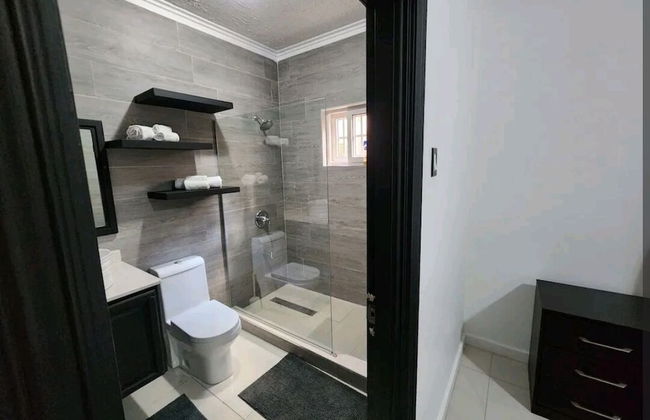 Impeccable 2-bed Apartment in Kingston With Pool - Foto 10