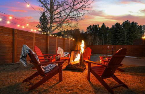 Fireside Haven - Hot Tub & Downtown Walkable - Foto 32