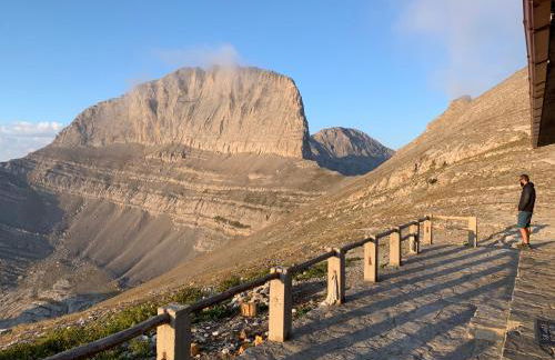 Stonehouse 2 Bedroom Chalet on Olympus Amazing View - Photo 5