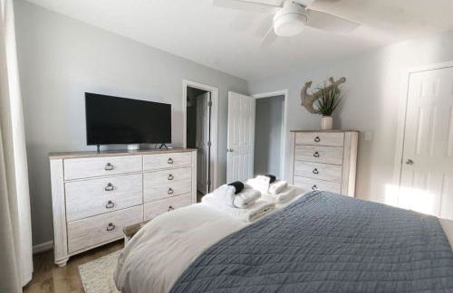 Somewhere On A Beach - 4 bedroom -Private Pool - Hot Tub - Fire Pit - Game Room - Horseshoe Pits - Walk to beach, Sound, arcade and go carts! - Foto 14