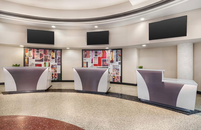 2BD resort condo with amenities and next to shopping right off the Las Vegas Strip - Photo 7