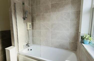 Ideal 3 bed pay-as-you-stay home in Wigan sleeps 6 - Foto 23