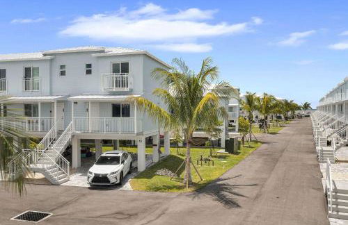 THE SANDCASTLE SUITE! Brand New 2Bedroom in Oceanfront Complex! BE THE FIRST to Visit our Condo Townhome with FREE Parking & Private Garage at Ocean Isles 38 Marathon FL KEYS! SPECIAL PRICING!!! - Foto 7