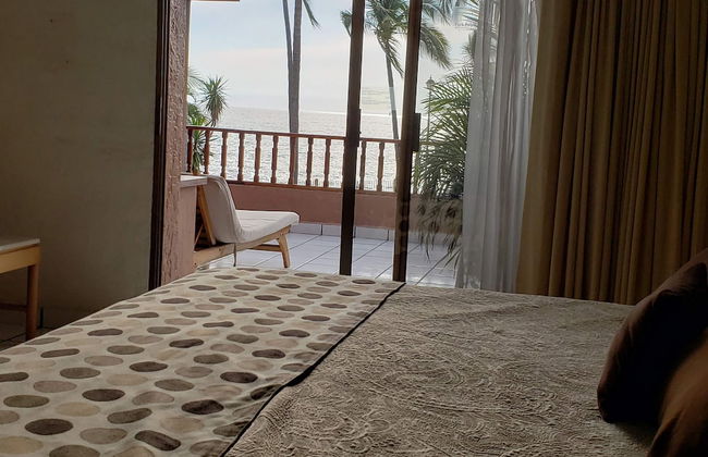 Villa Facing the Beach in a Large Terrace 7 Pools, Tennis Courts, 247 Security - Foto 13