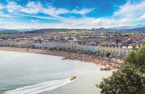 Croeso; Cosy and ideally located for mountains and beaches - Photo 35