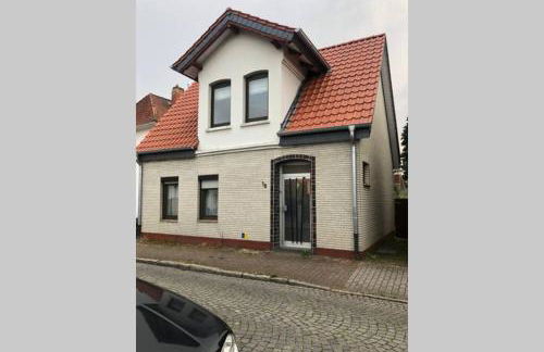 Ahmed Al-Hamadani - Photo 29