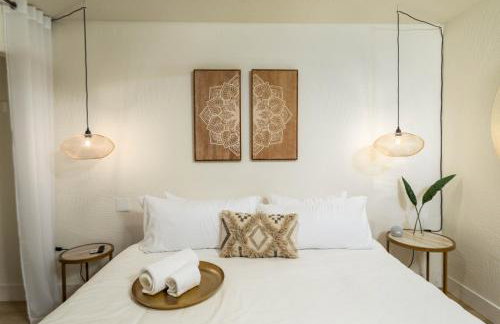 Luxe Boutique-Style Home w/Indoor Hot Tub - Foto 25