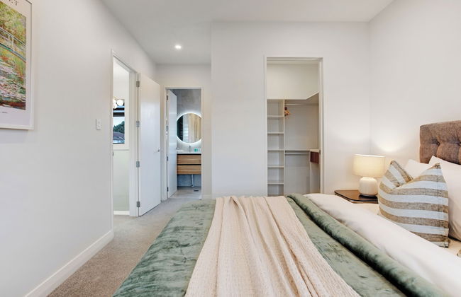 Central Oasis Townhouse with Parking - Photo 4