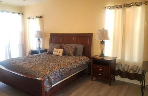 Spacious Villa South Facing Pool 20 min to Disney - Foto 24