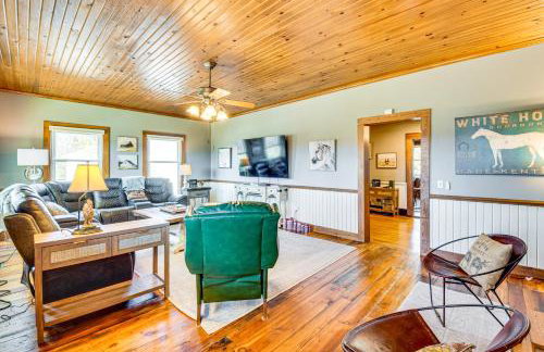 Historic Farmhouse with Modern Amenities and Hot Tub - Foto 6