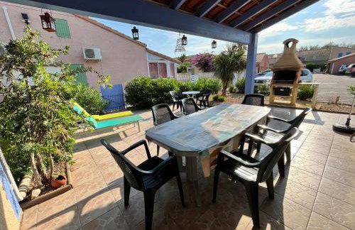 Belle villa entièrement climatisée 4 chambres 10 couchages, fibre WIFI, 2 terrasses parking privatif dans résidence sécurisée piscine commune 800 m de la mer LRCS69 - Foto 2