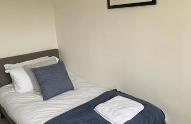 The Snug, ideal for sporting events and city breaks, hidden nook in the Heart of Newcastle, with parking, Wifi, Smart Tv, close to all local travel links - Foto 5