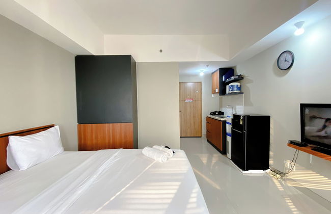 Homey and Minimalist Studio LRT City Jatibening Apartment - Photo 1