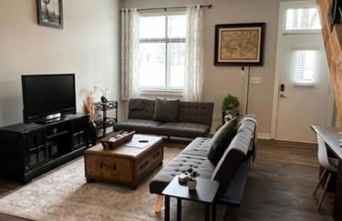 Uptown Townhouse Studio Apartment -WiFi-10 min walk to Spectrum Center - Foto 15