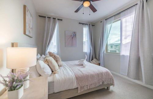 Marbella Lane - Elegant 5BR Home Rancho Mission - Photo 17