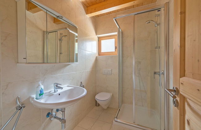 Chalet in Riddes Near Ski Lift Les 4 Vallees - Foto 12