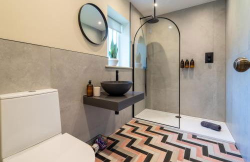 The Farmhouse - Photo 15