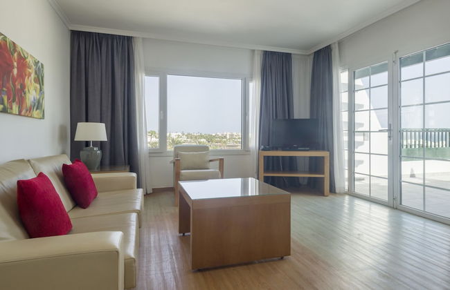 Aparthotel ILUNION Costa Sal Lanzarote - Photo 57