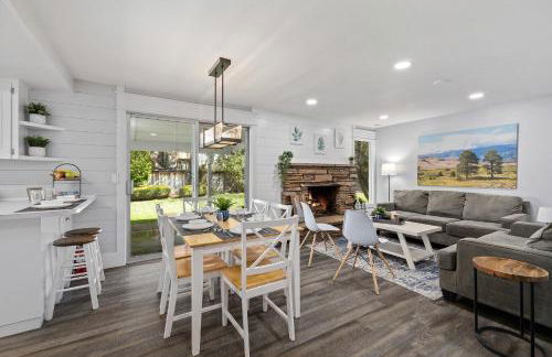 KING BED/Fresh Home/Seperate Big Screen Rooms/Park - Photo 2