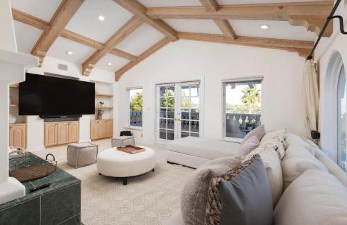 Stradella Spanish - Contemporary Mediterranean Estate w/ Resort-style Yard - Photo 12