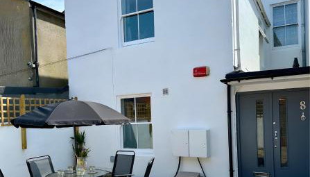 Amo Mews House - Central, Private Patio & Free Parking - Foto 3