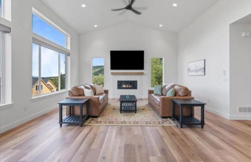 *NEW* Canyon View Dream Retreat + Views +Anchorage - Photo 3