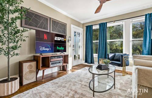 East Austin 2BR 1BA w Patio and Grill, Pet-Friendl Walk to 6th By Austin Vacay - Foto 39