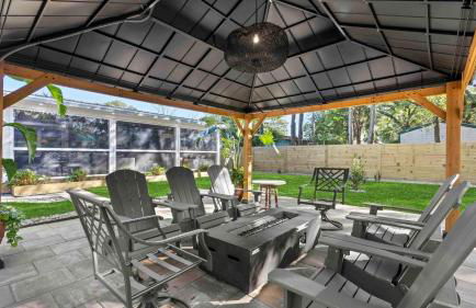 The Surf House: Stylish 2BR Haven - Foto 32