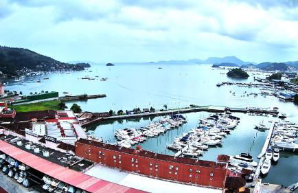 SUPER FLAT 180 graus em Angra dos Reis , Frente Mar na Marina Piratas com estacionamento - Foto 38