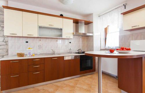 Villa Zora, beautiful modern villa in a village near the sea - Foto 2