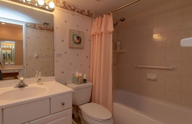 Beautiful Condo With Panoramic Views Of The Atlantic Ocean. 2 Bedroom Condo by RedAwning - Photo 11