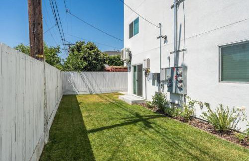 Cozy LA Getaway Fast Wi-Fi and Smart TV - Foto 17