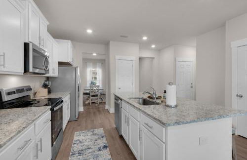 Sea Haven at Serenity - New large home with Golf Cart and game room just mins from Beach! - Foto 17