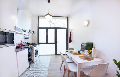 NC - Design Loft Steps from City of Arts & Sciences - Photo 2