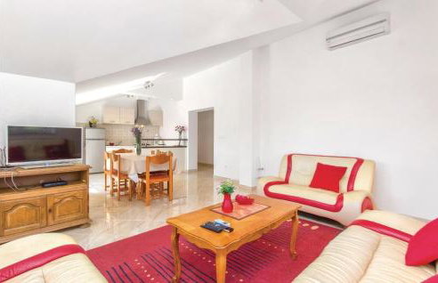 Four-Bedroom Holiday Home In Miljevci - Foto 3