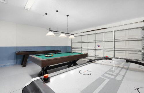 #370-Stunning 4 bed villa with south facing pool and spa with no rear neighbors - Foto 60